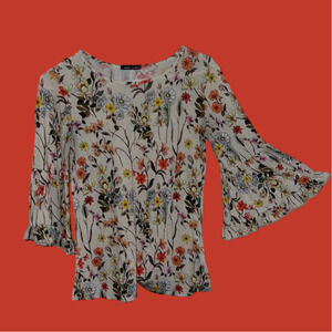 Pretty Sweet Claire Small floral top